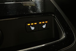 valkoinen Volvo S60 2022 kuva 15.