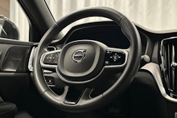 valkoinen Volvo S60 2022 kuva 21.