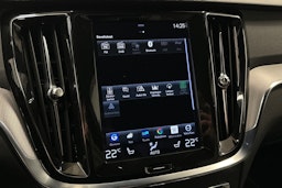 valkoinen Volvo S60 2022 kuva 25.