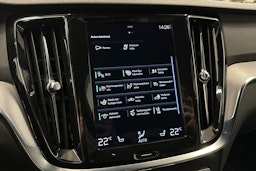 valkoinen Volvo S60 2022 kuva 28.