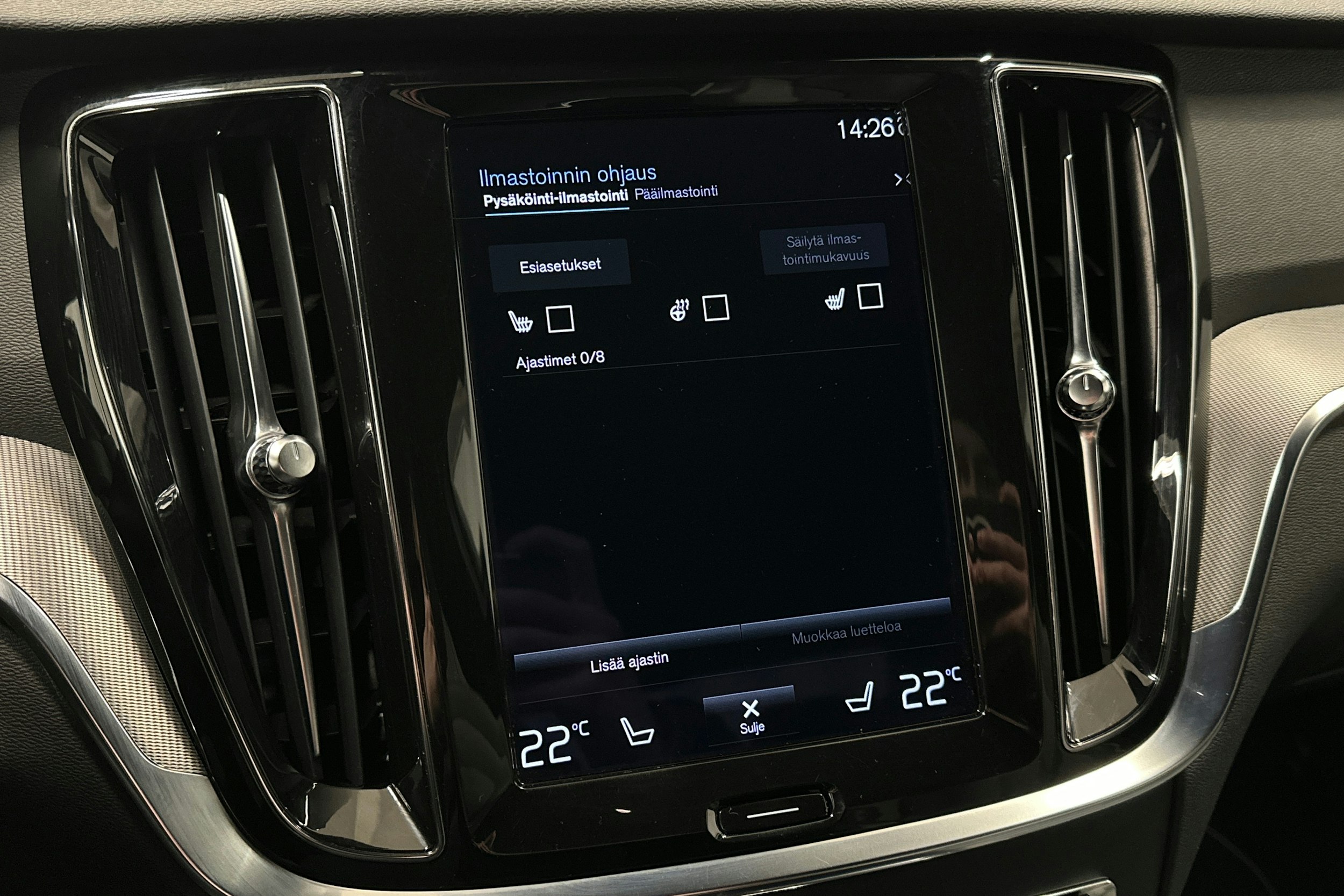 valkoinen Volvo S60 2022 kuva 29.