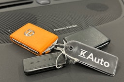 valkoinen Volvo S60 2022 kuva 32.