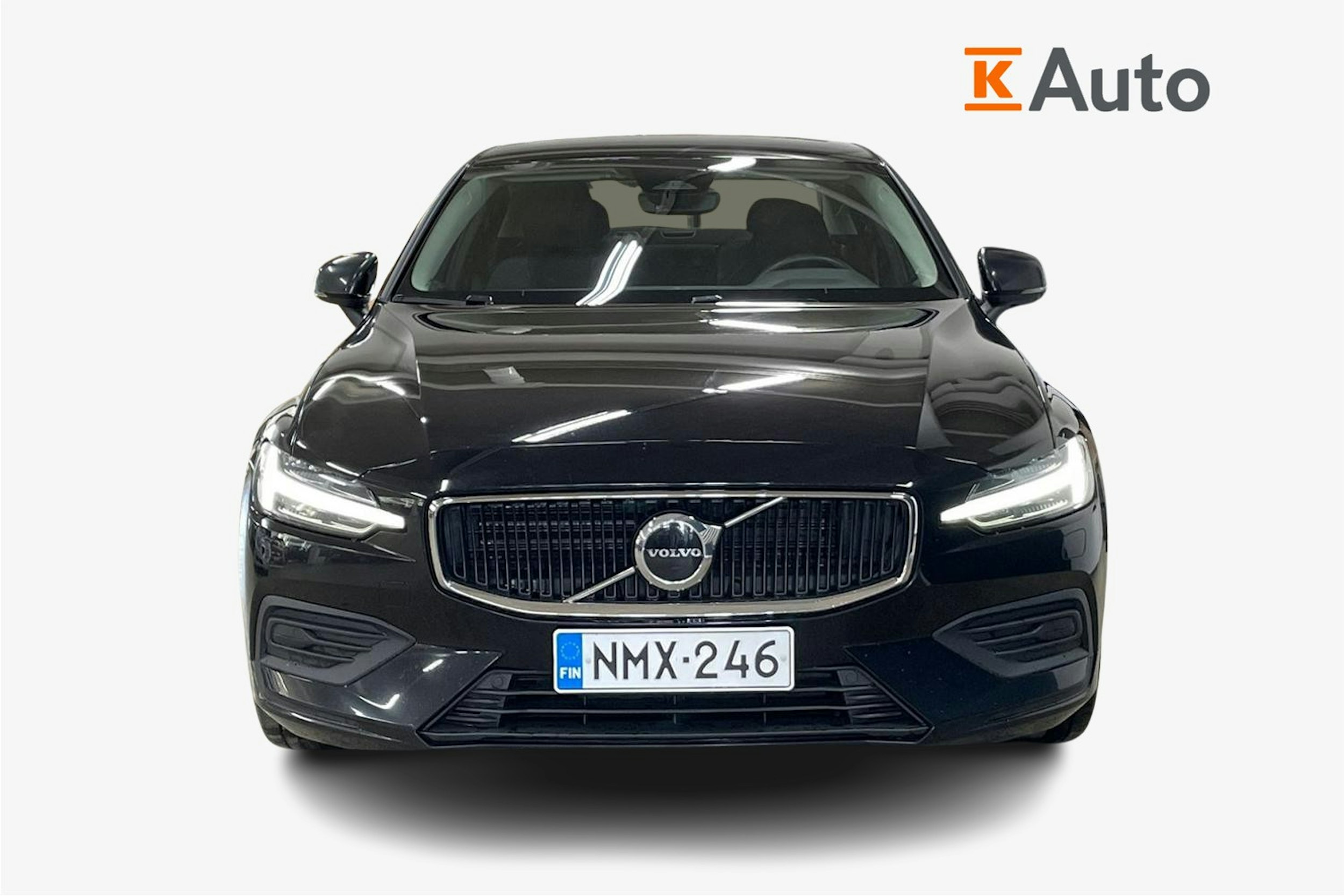 Musta Volvo S60 2023 kuva 5.