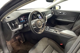 Musta Volvo S60 2023 kuva 7.