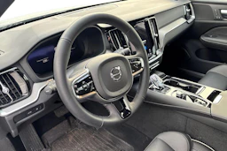 harmaa Volvo S60 2024 kuva 3.