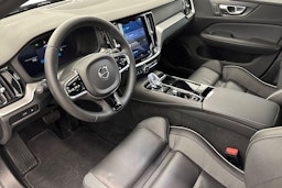 met. harmaa Volvo S60 2024 kuva 7.