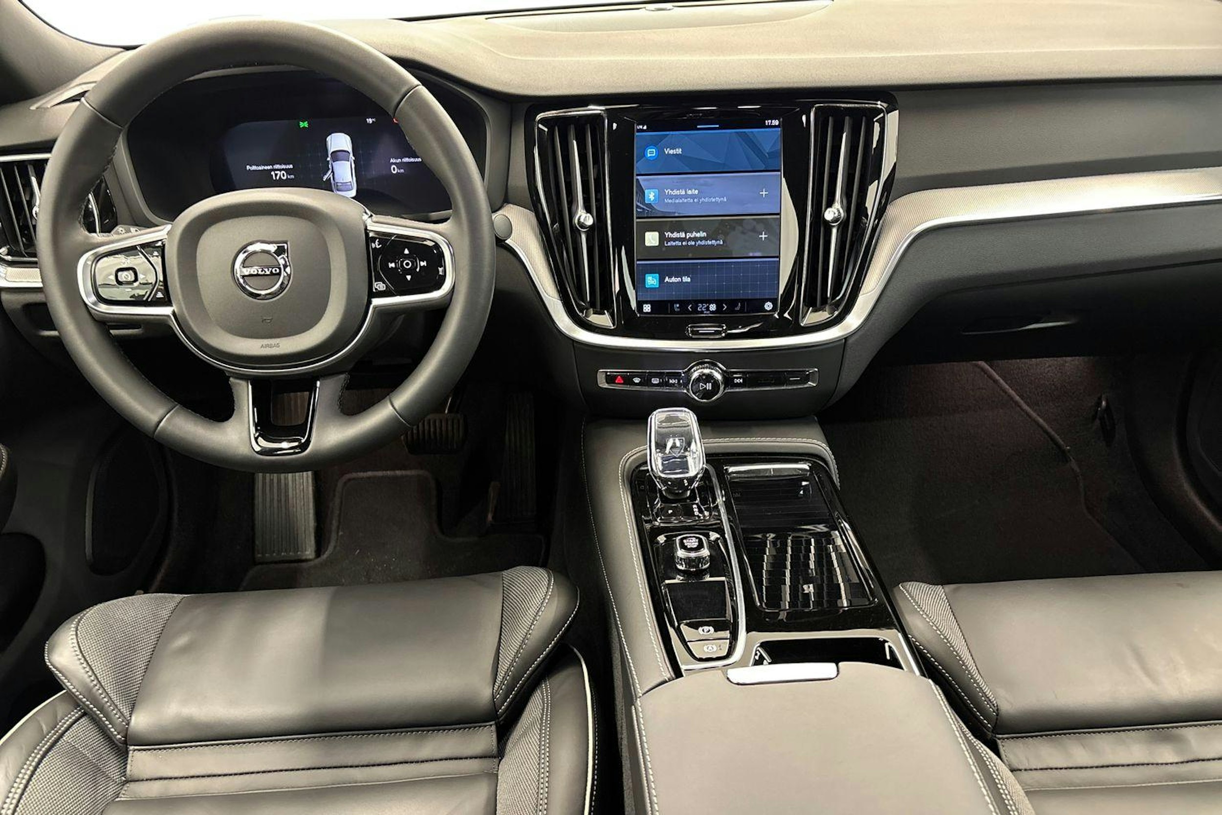 met. harmaa Volvo S60 2024 kuva 9.