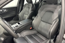 met. harmaa Volvo S60 2024 kuva 14.