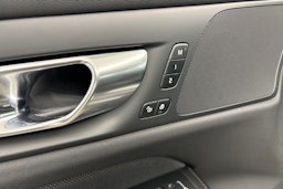 met. harmaa Volvo S60 2024 kuva 15.