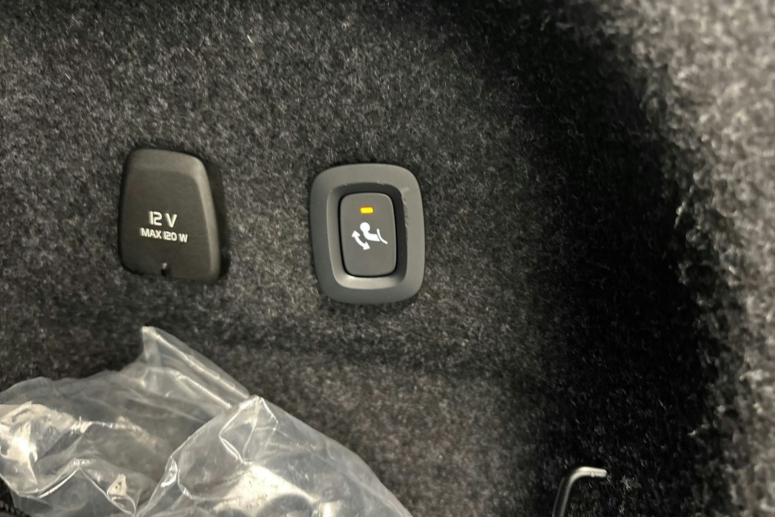 met. harmaa Volvo S60 2024 kuva 20.