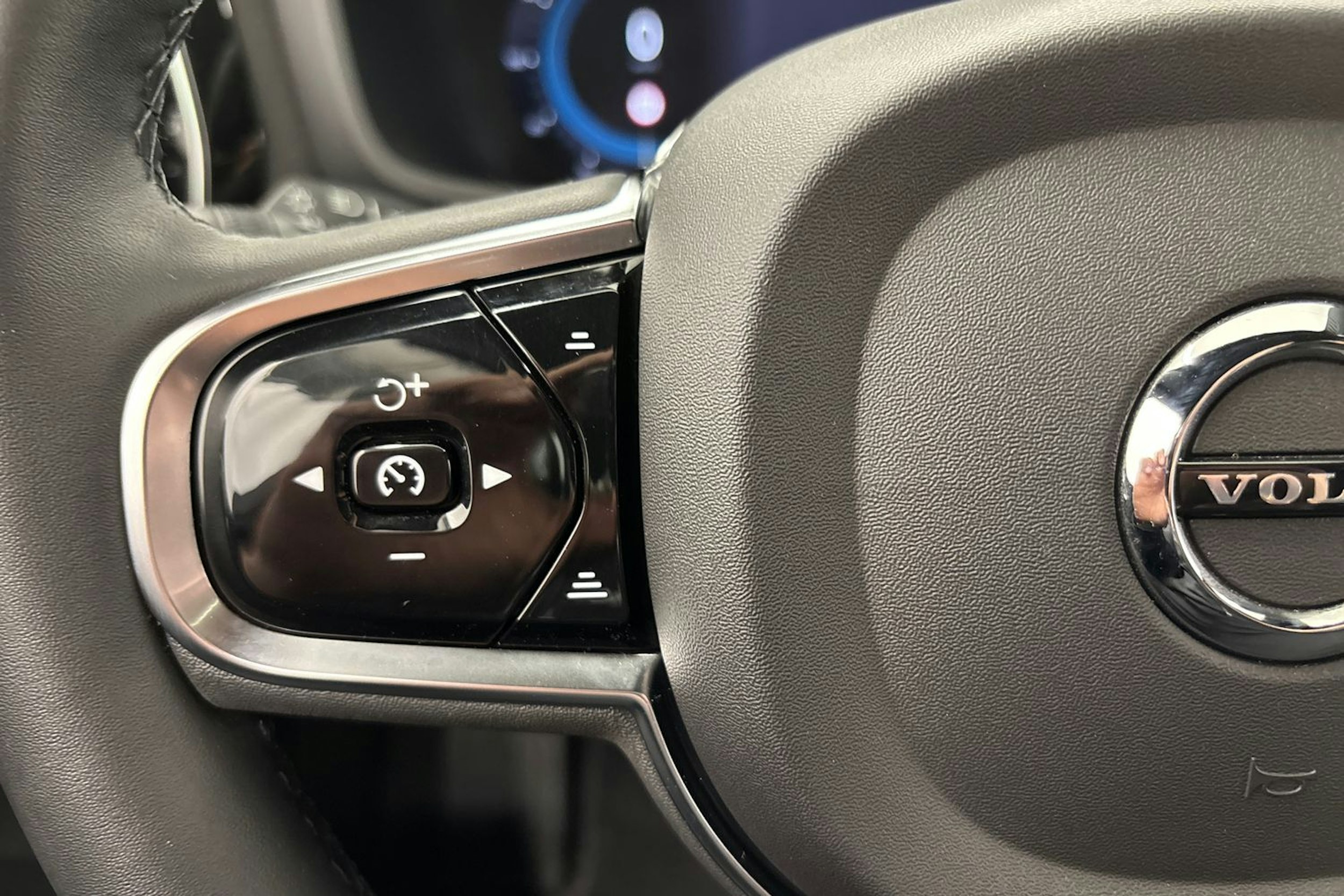 met. harmaa Volvo S60 2024 kuva 22.