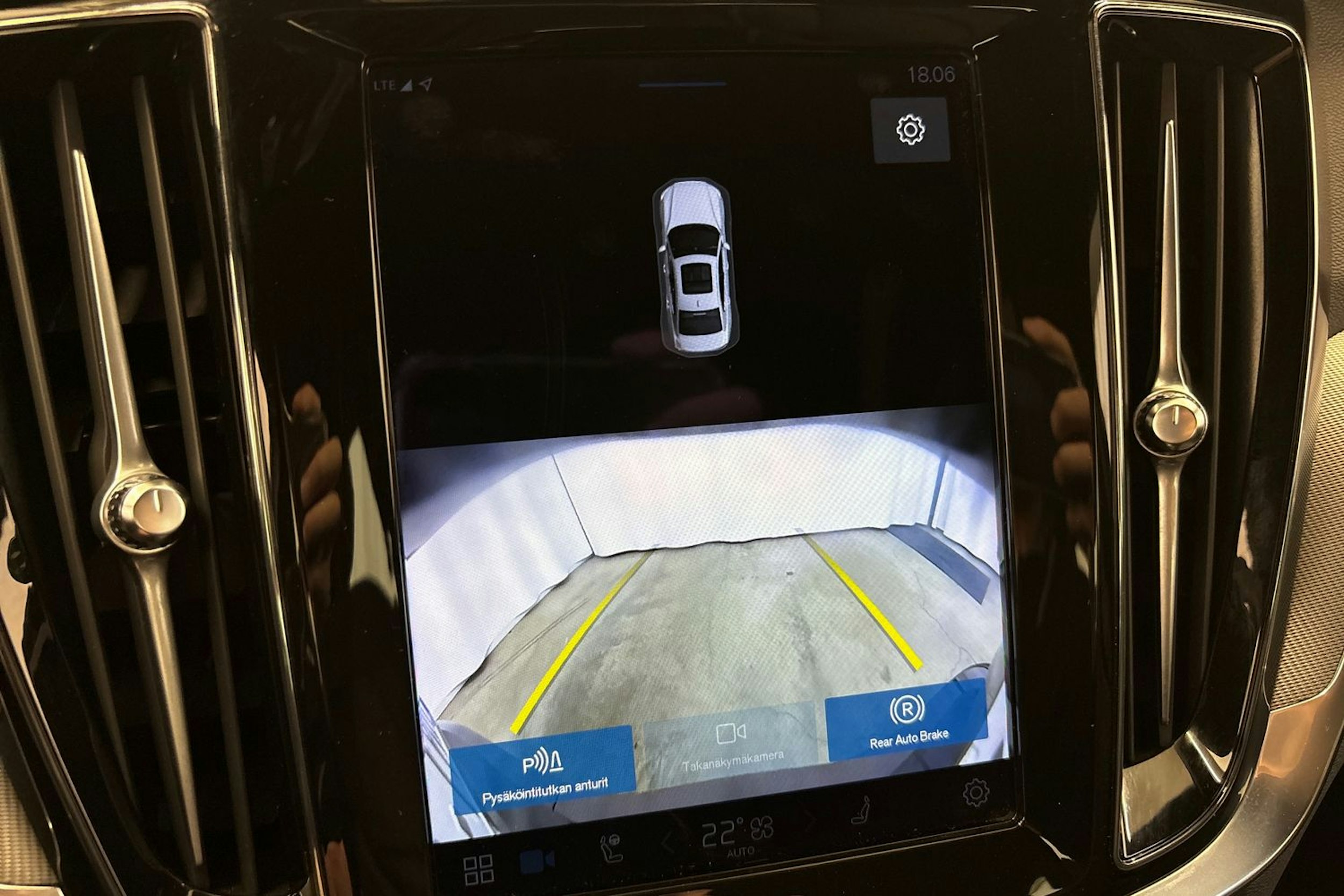 met. harmaa Volvo S60 2024 kuva 32.