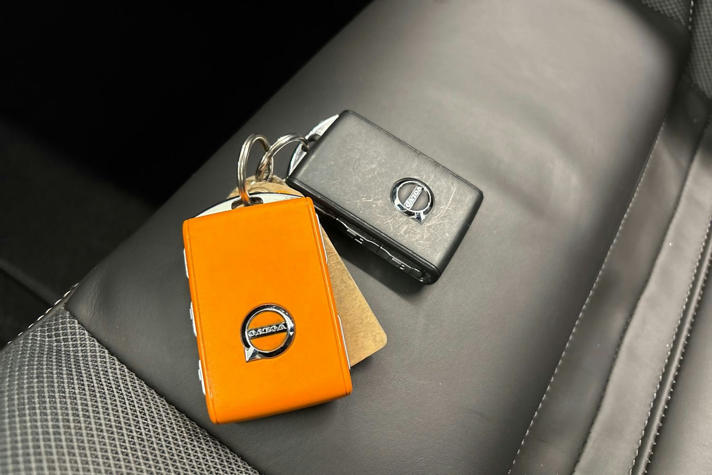 met. harmaa Volvo S60 2024 kuva 34.