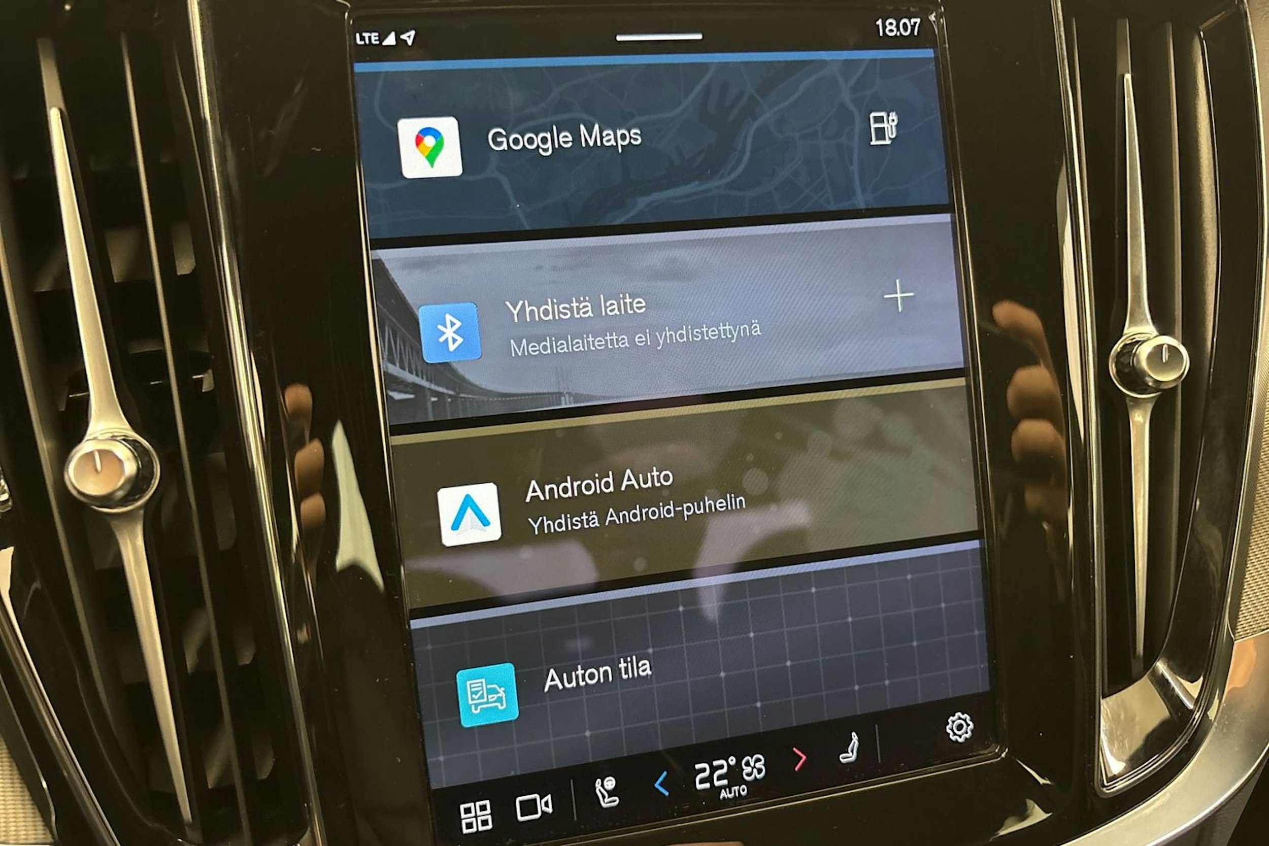 met. harmaa Volvo S60 2024 kuva 35.