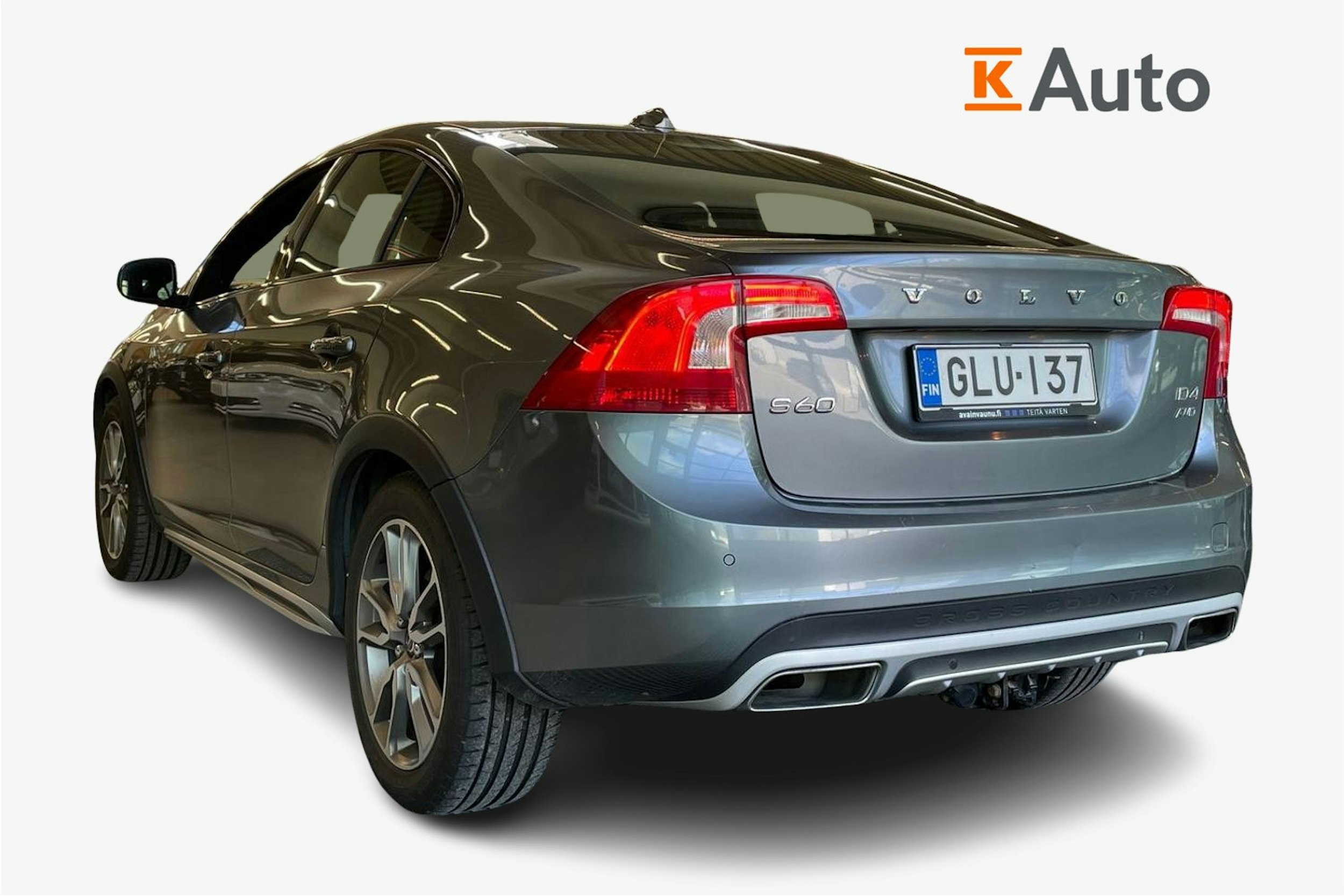 harmaa Volvo S60 Cross Country 2016 kuva 2.
