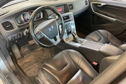 harmaa Volvo S60 Cross Country 2016 kuva 3.