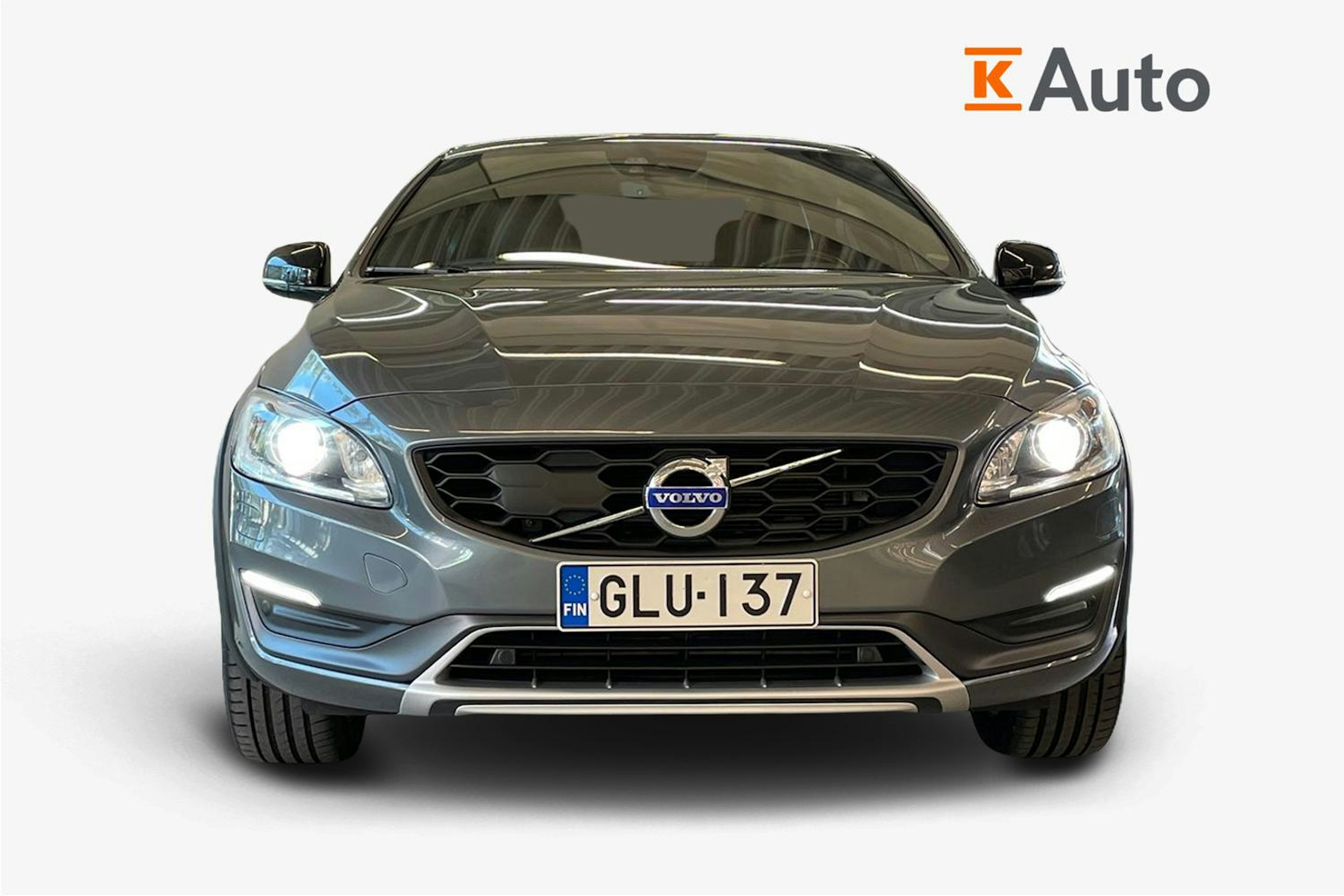 harmaa Volvo S60 Cross Country 2016 kuva 5.