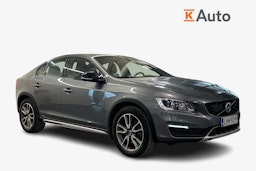 harmaa Volvo S60 Cross Country 2016 kuva 1.