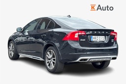 musta Volvo S60 Cross Country 2016 kuva 2.