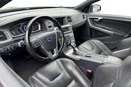 musta Volvo S60 Cross Country 2016 kuva 3.