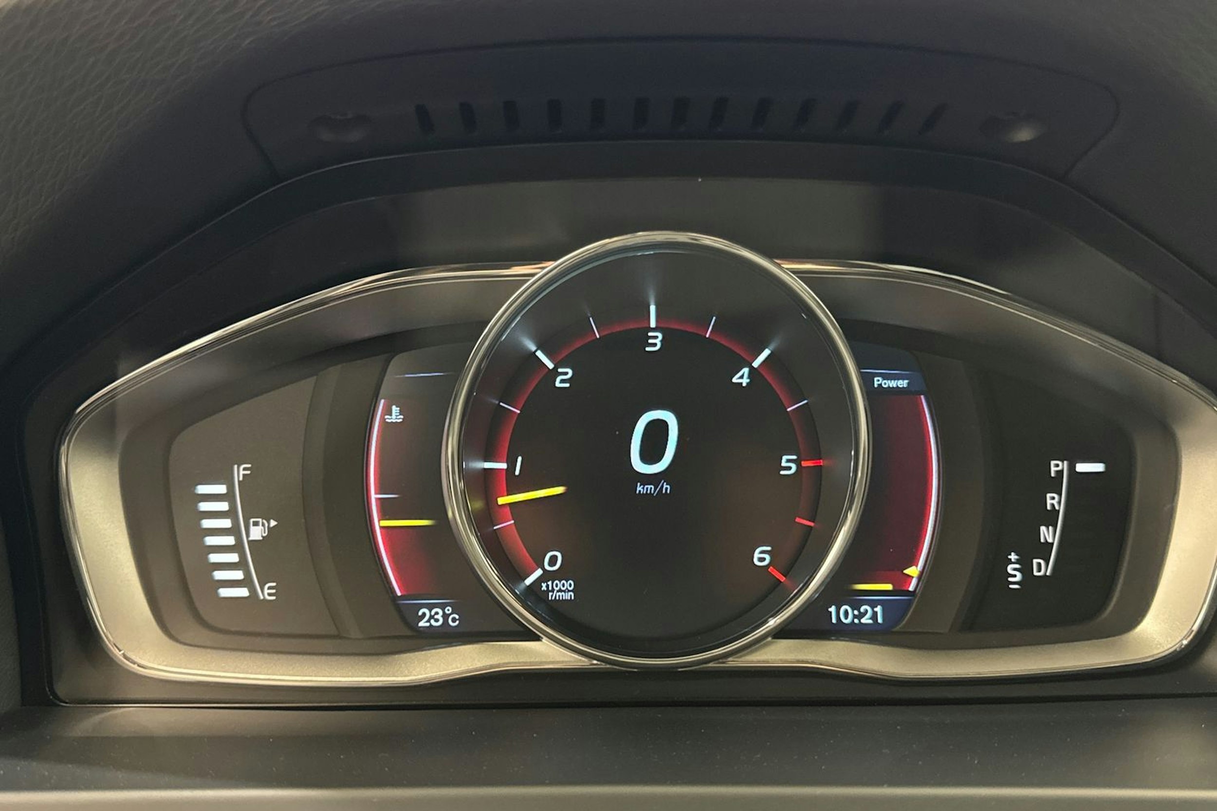musta Volvo S60 Cross Country 2016 kuva 16.