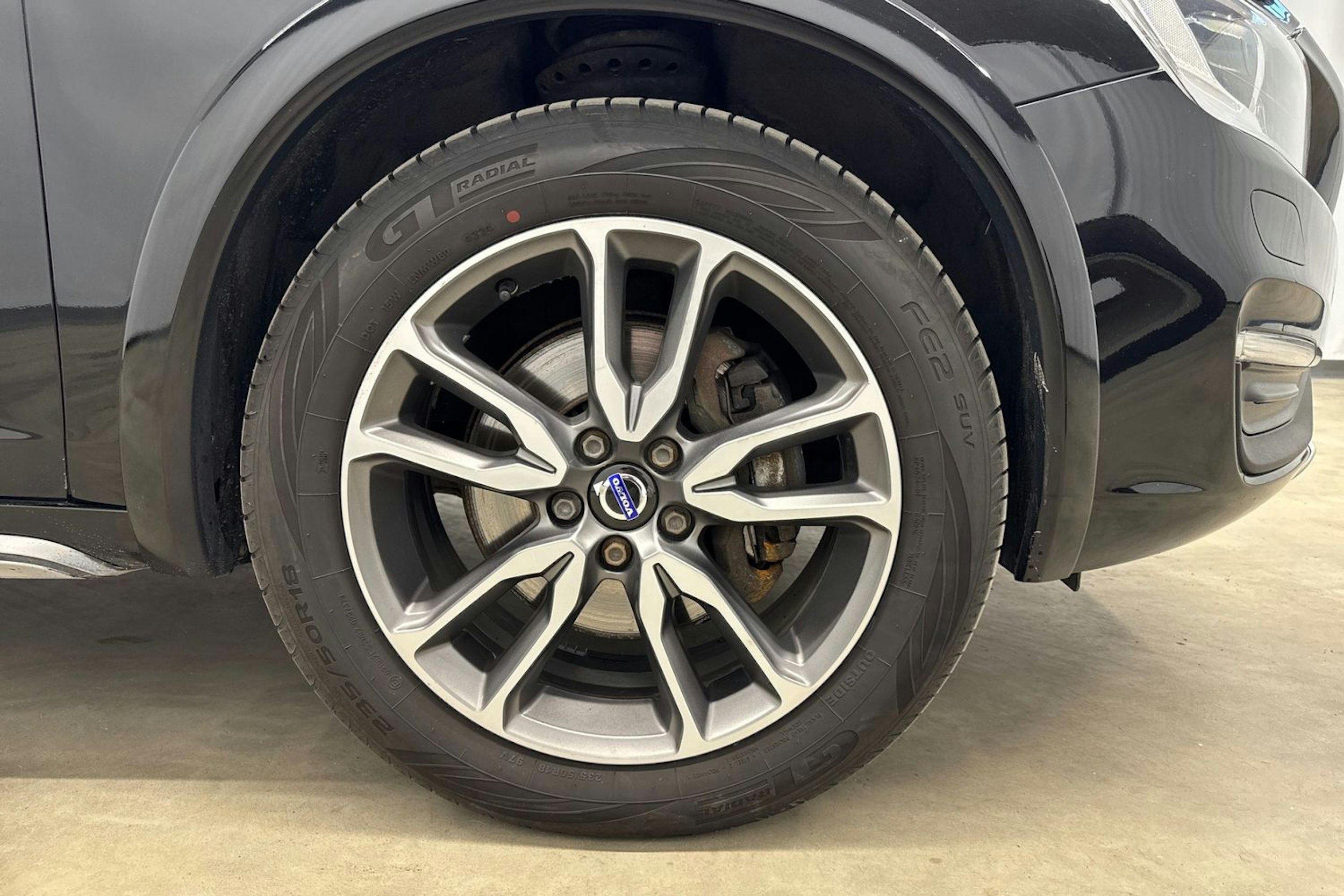 musta Volvo S60 Cross Country 2016 kuva 25.