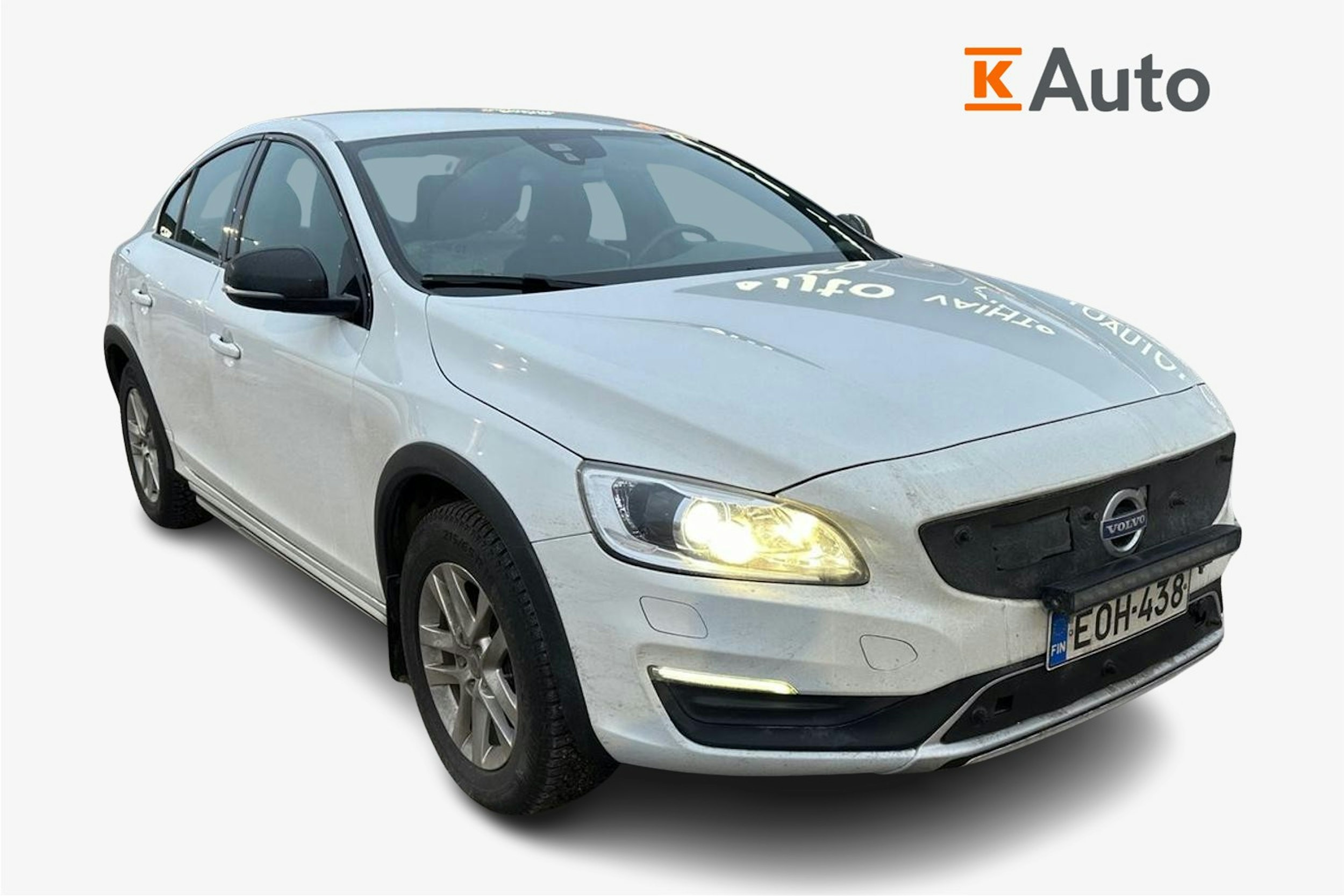 valkoinen Volvo S60 Cross Country 2017 kuva 1.