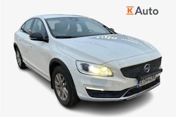 valkoinen Volvo S60 Cross Country 2017 kuva 1.