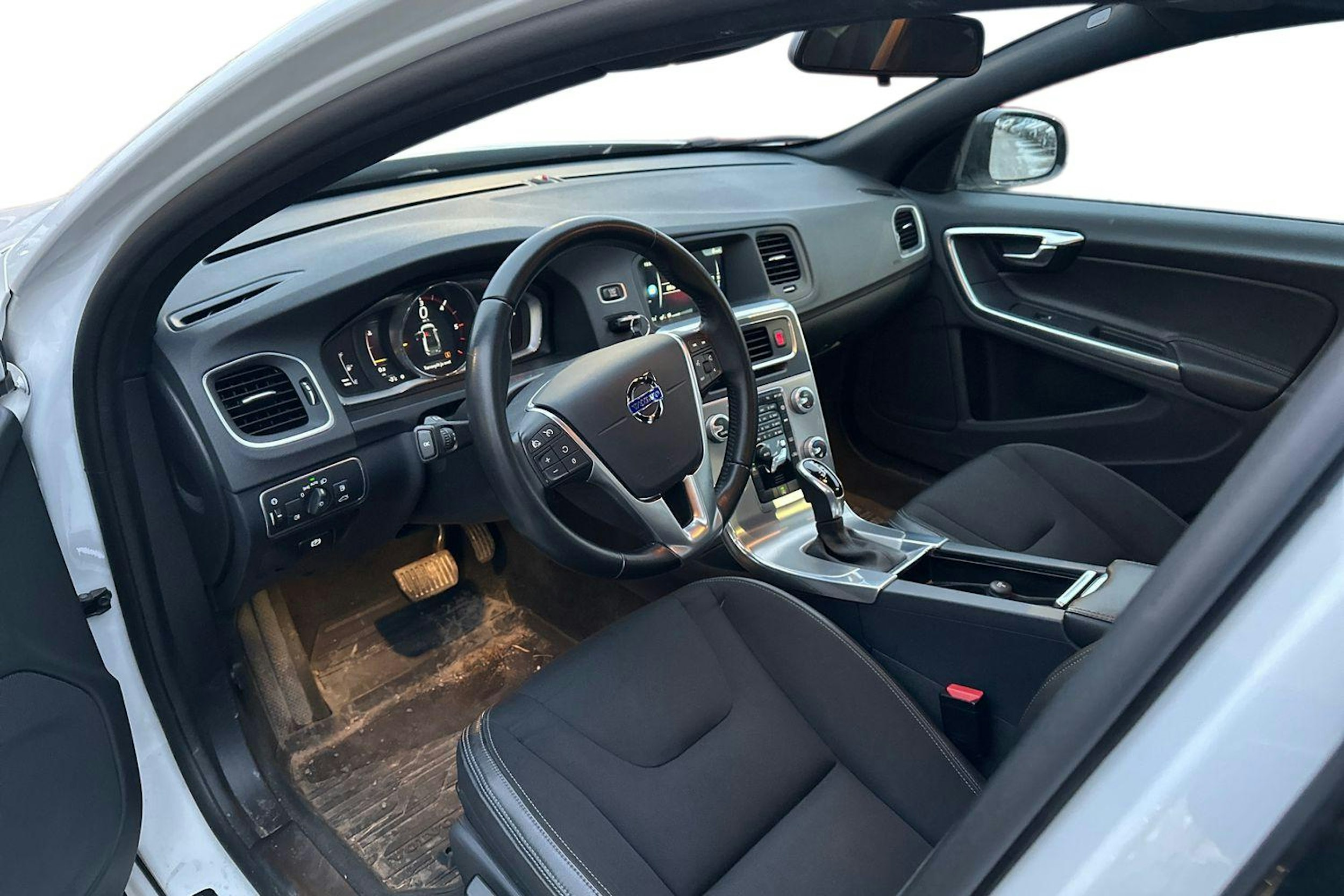 valkoinen Volvo S60 Cross Country 2017 kuva 3.