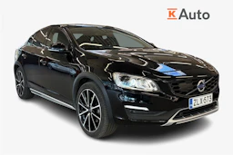 Musta Volvo S60 Cross Country 2018 kuva 1.