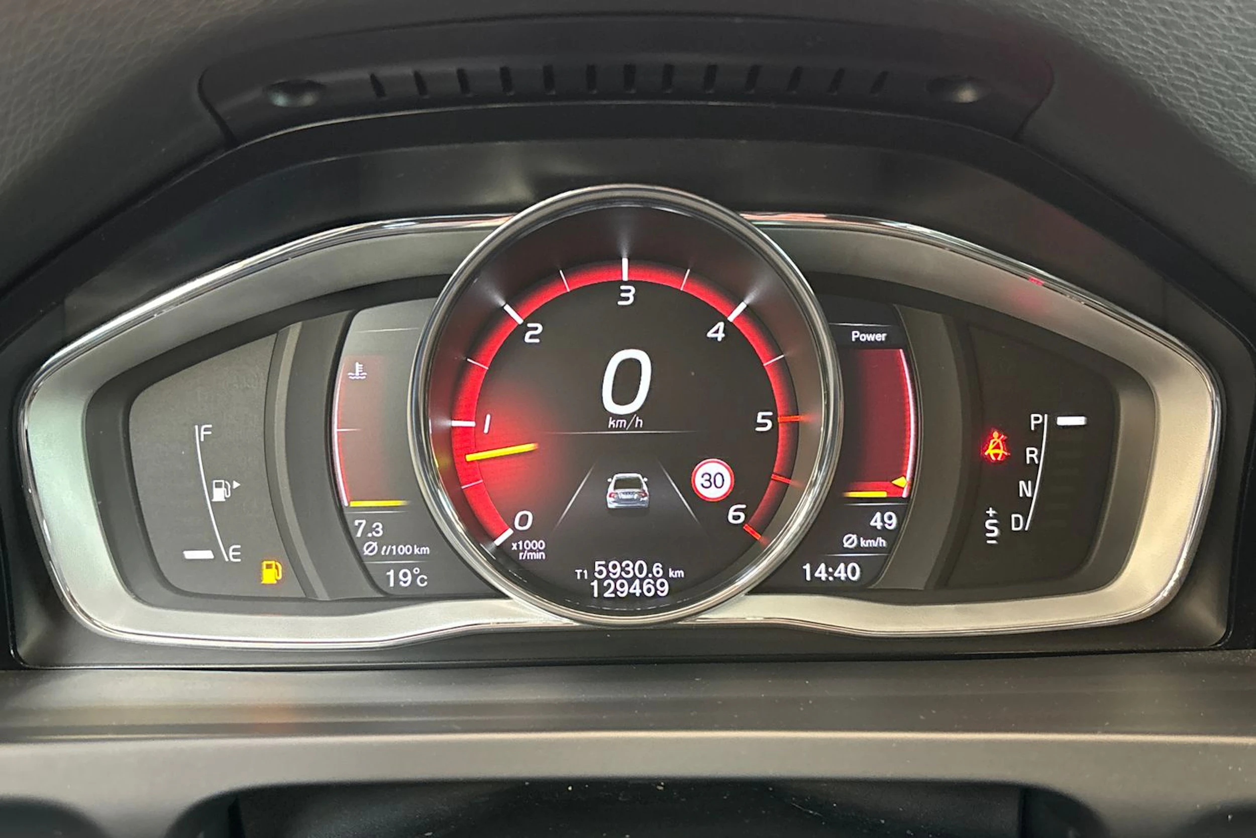 Musta Volvo S60 Cross Country 2018 kuva 4.
