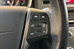 Musta Volvo S60 Cross Country 2018 kuva 8.