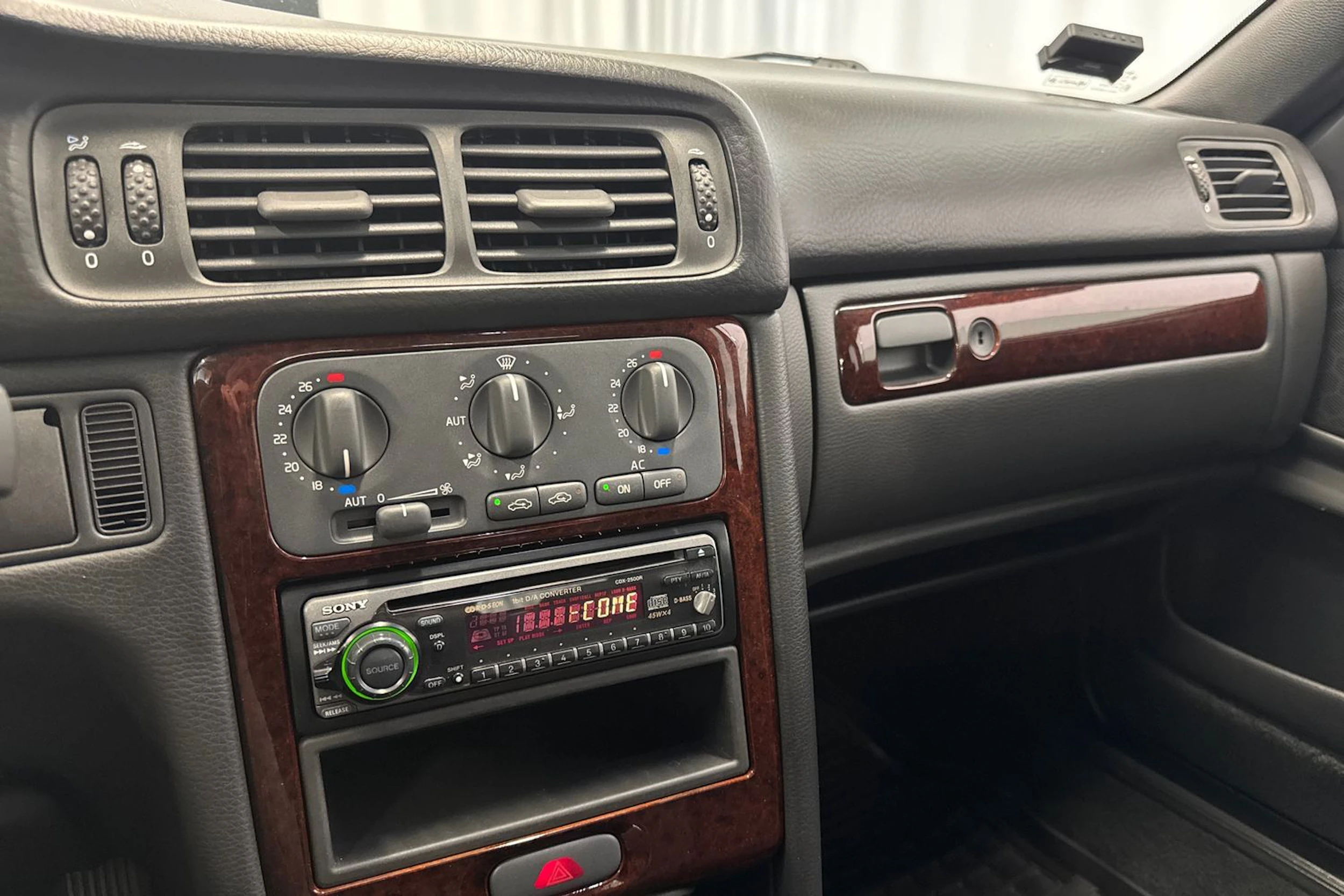 sininen Volvo S70 2000 kuva 15.