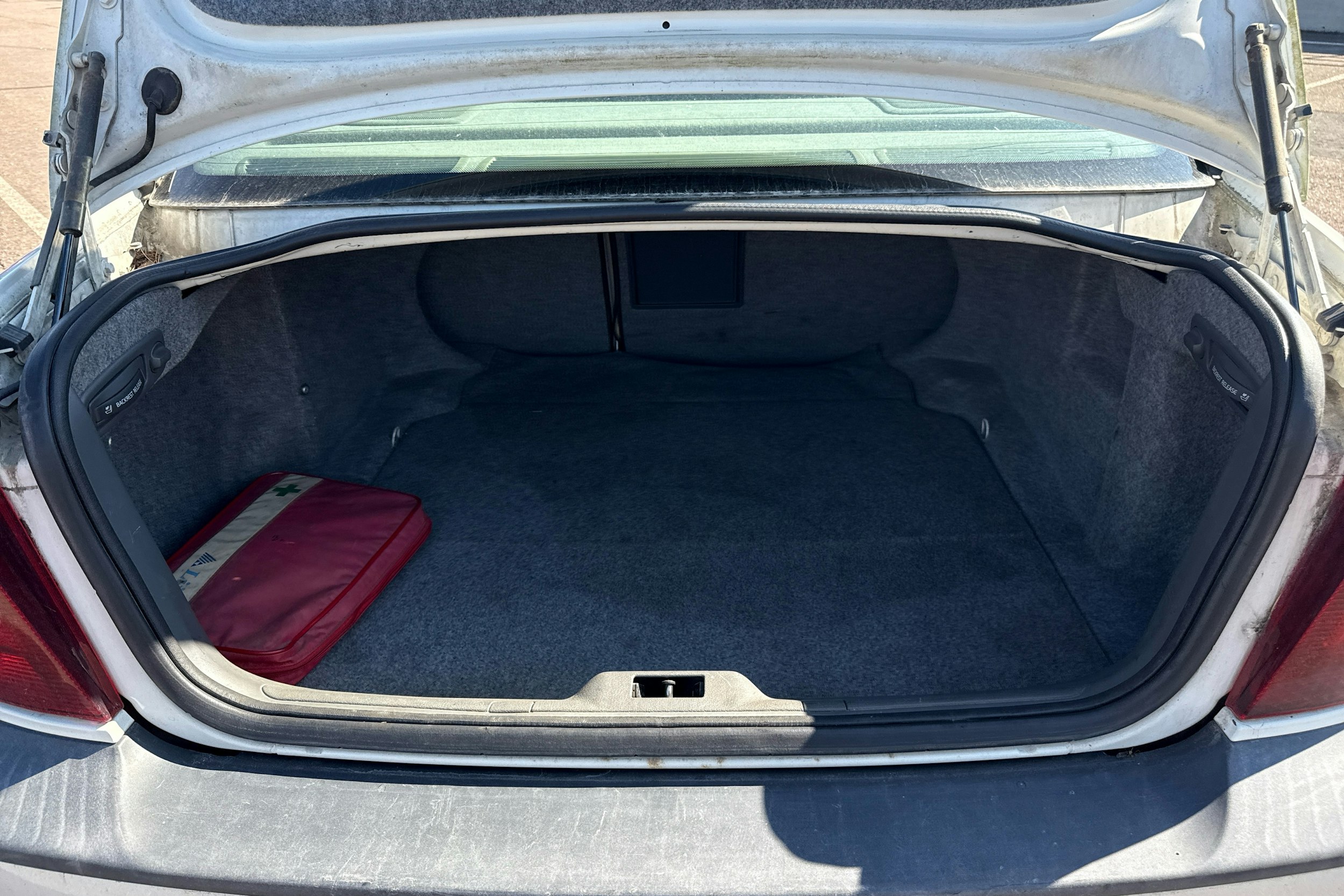 valkoinen Volvo S80 2000 kuva 16.