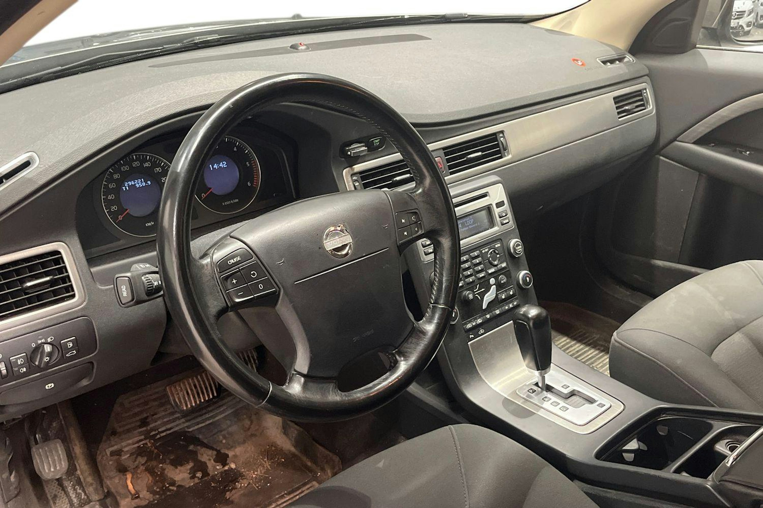 Harmaa Volvo S80 2006 kuva 3.