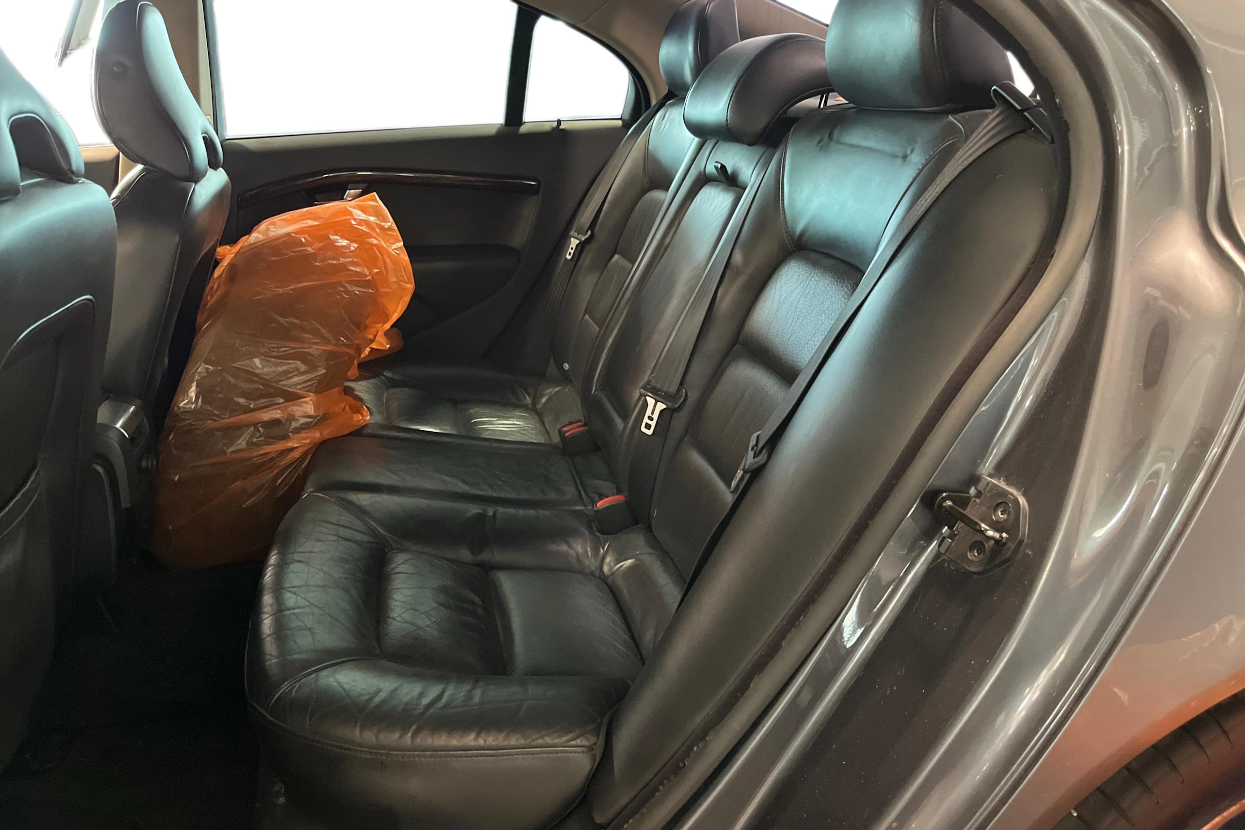 Harmaa Volvo S80 2007 kuva 8.