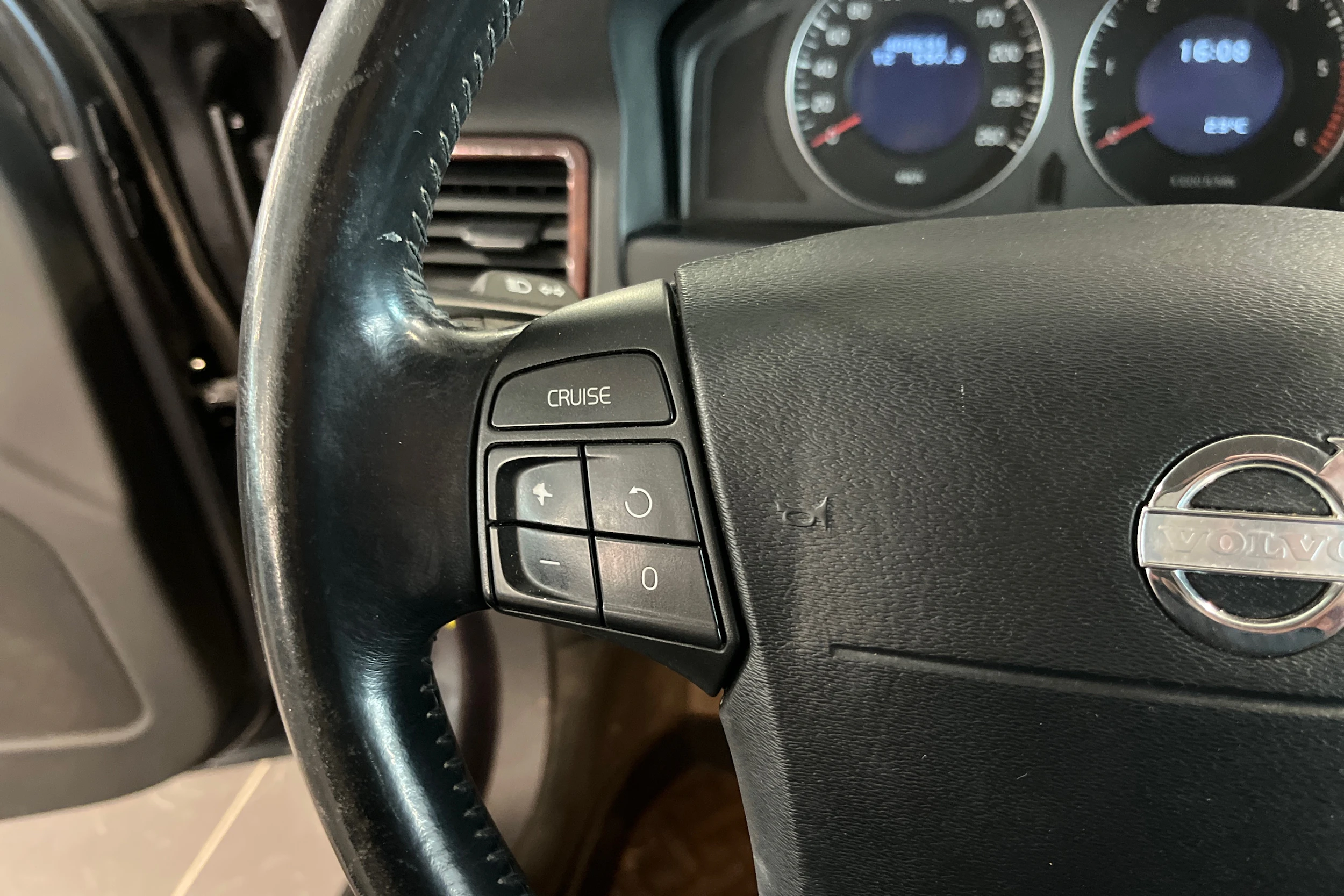 Harmaa Volvo S80 2007 kuva 13.