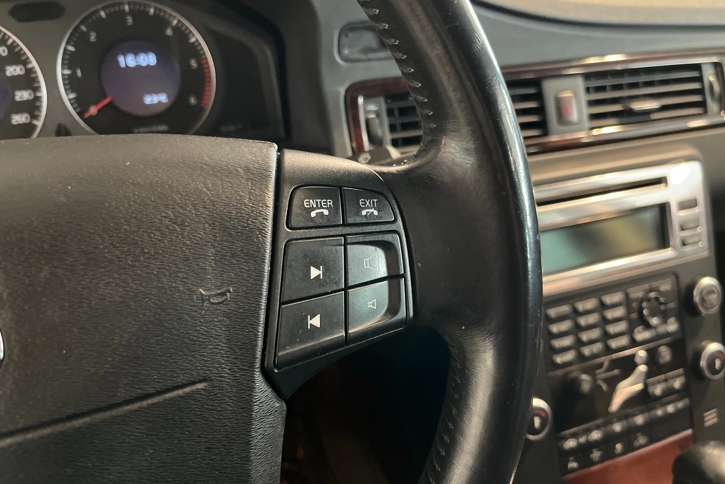 Harmaa Volvo S80 2007 kuva 14.