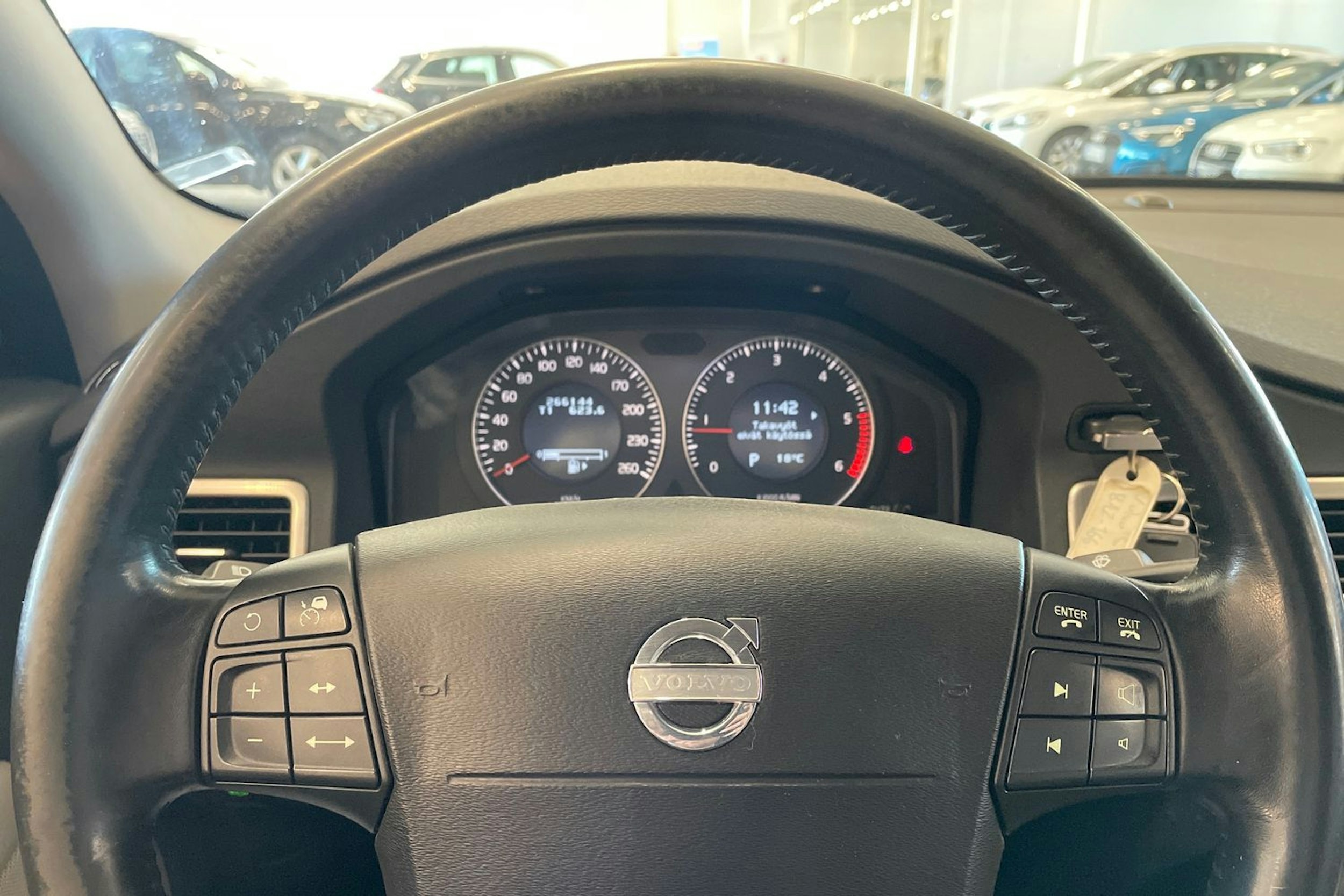 Harmaa Volvo S80 2008 kuva 15.