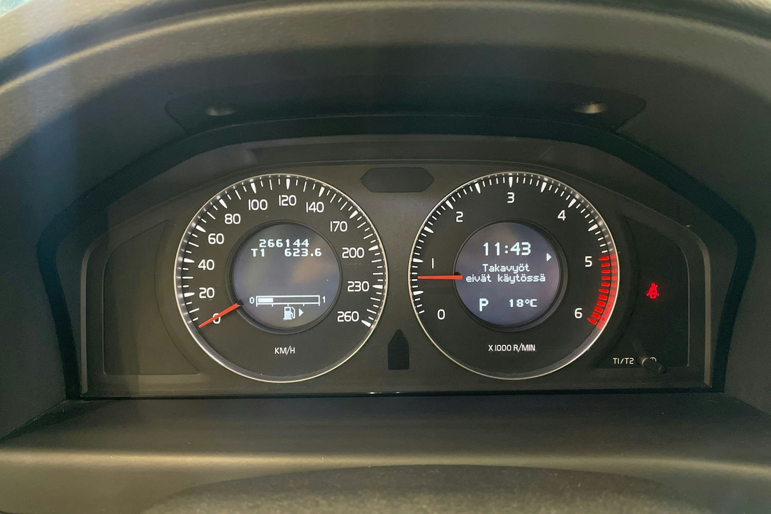 Harmaa Volvo S80 2008 kuva 16.