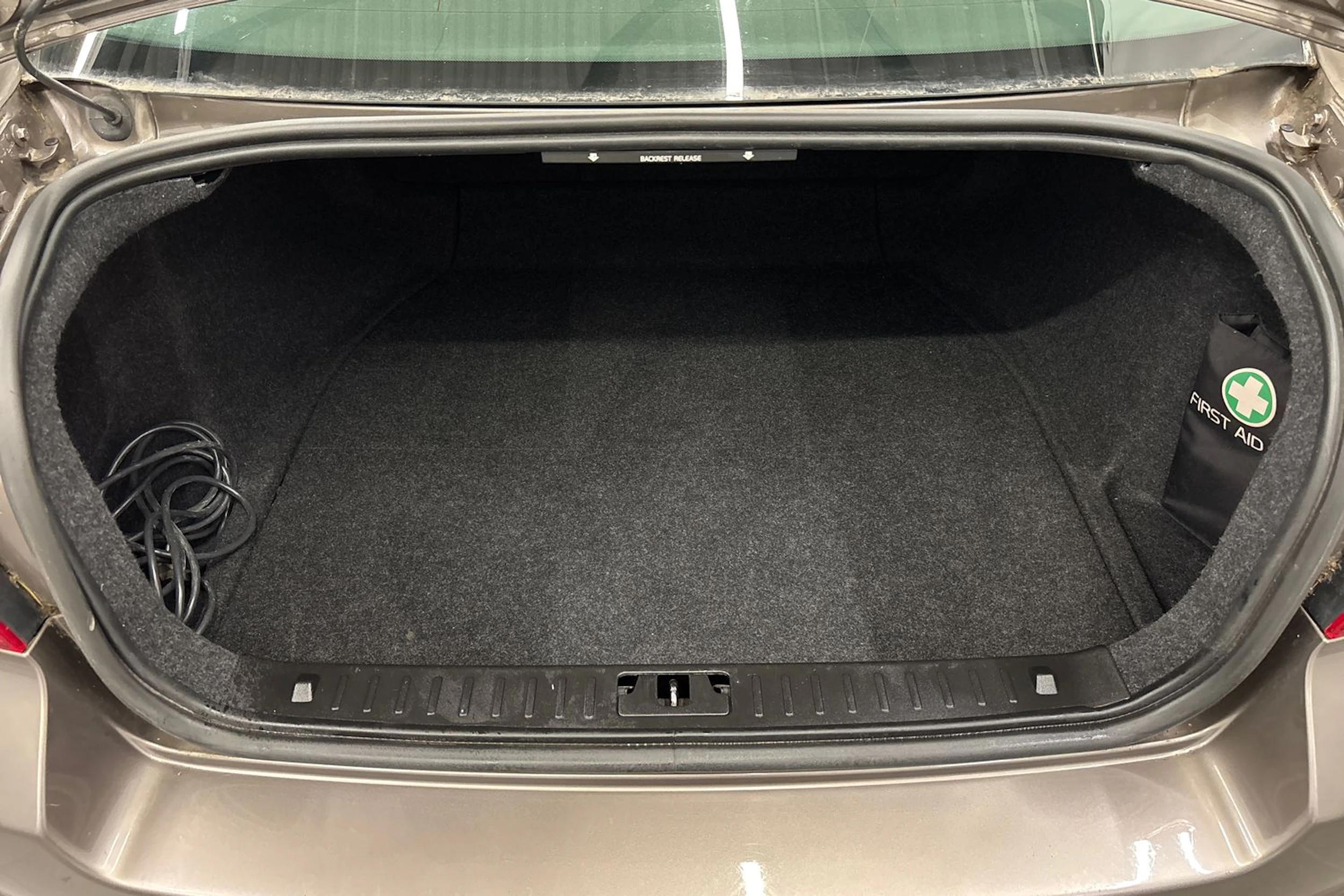harmaa Volvo S80 2008 kuva 13.