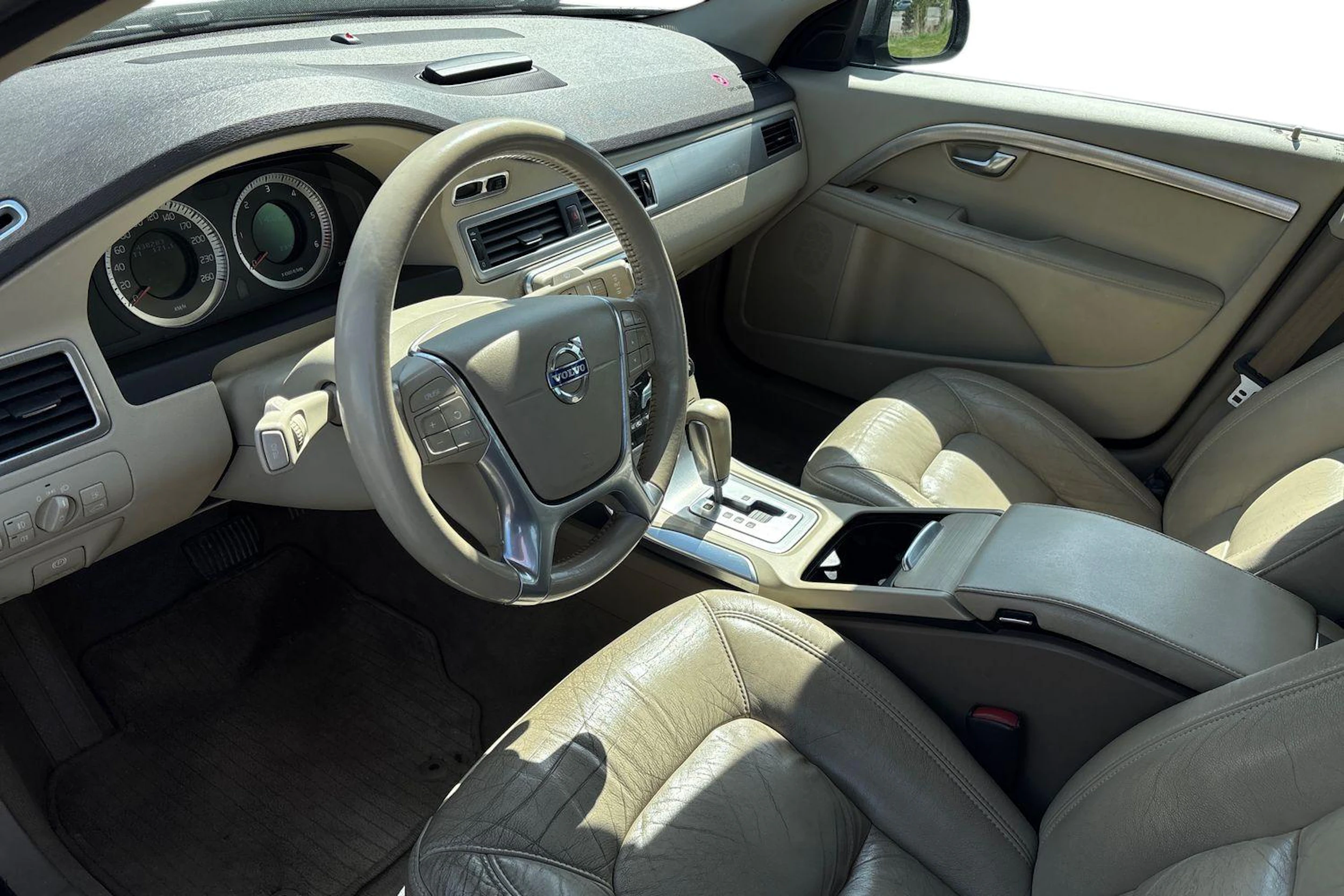 Harmaa Volvo S80 2009 kuva 3.
