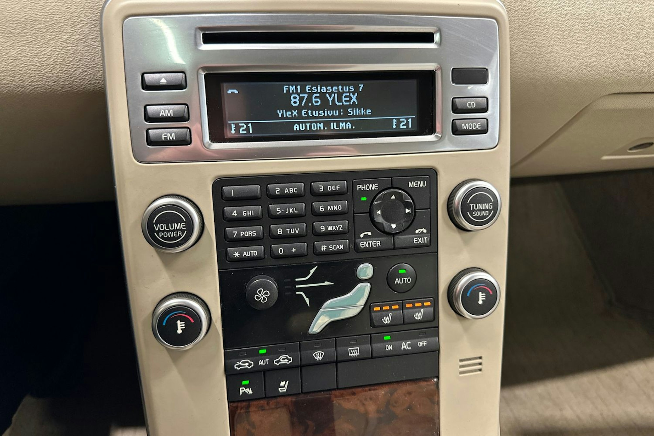 musta Volvo S80 2010 kuva 17.