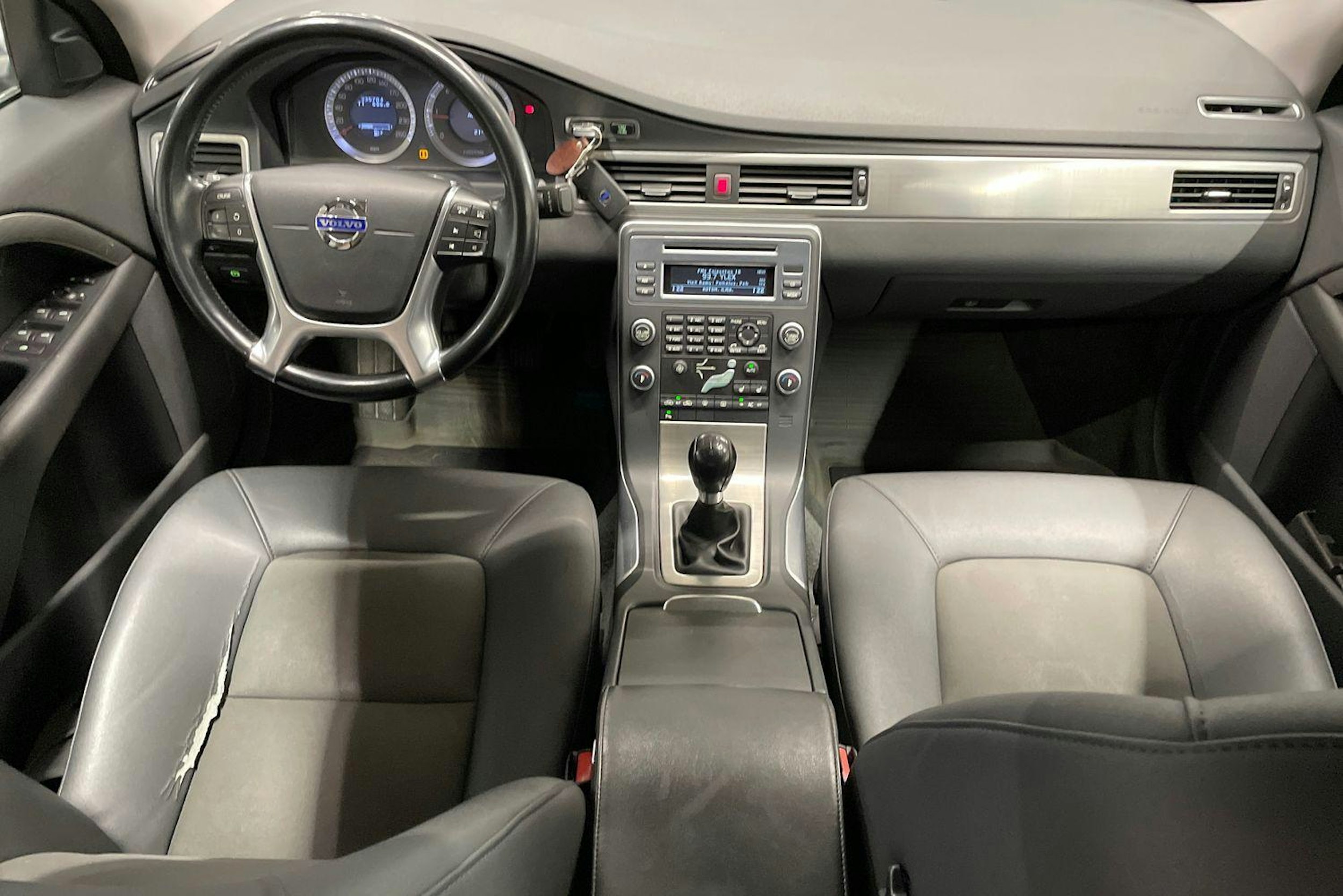 musta Volvo S80 2011 kuva 9.