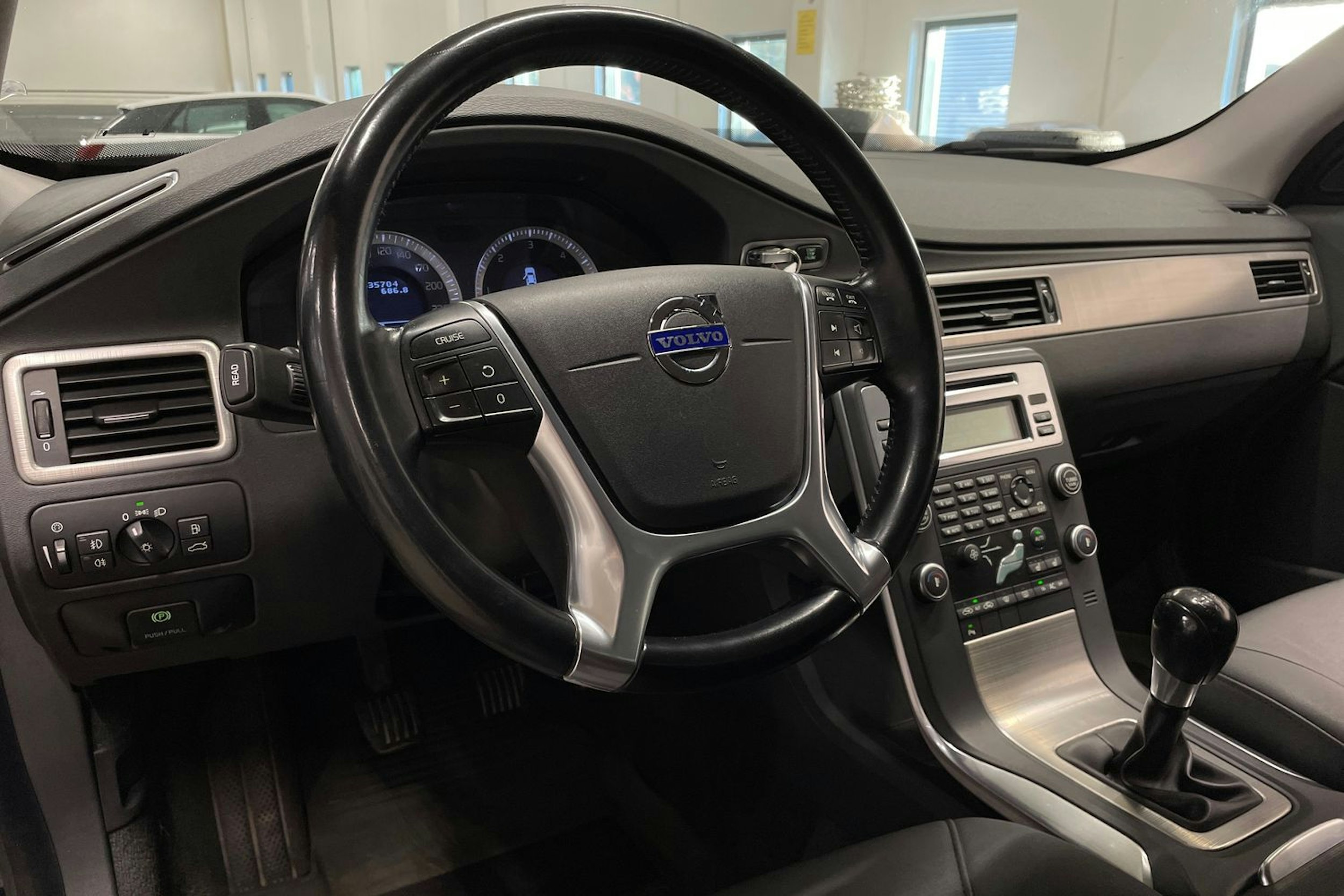 musta Volvo S80 2011 kuva 22.