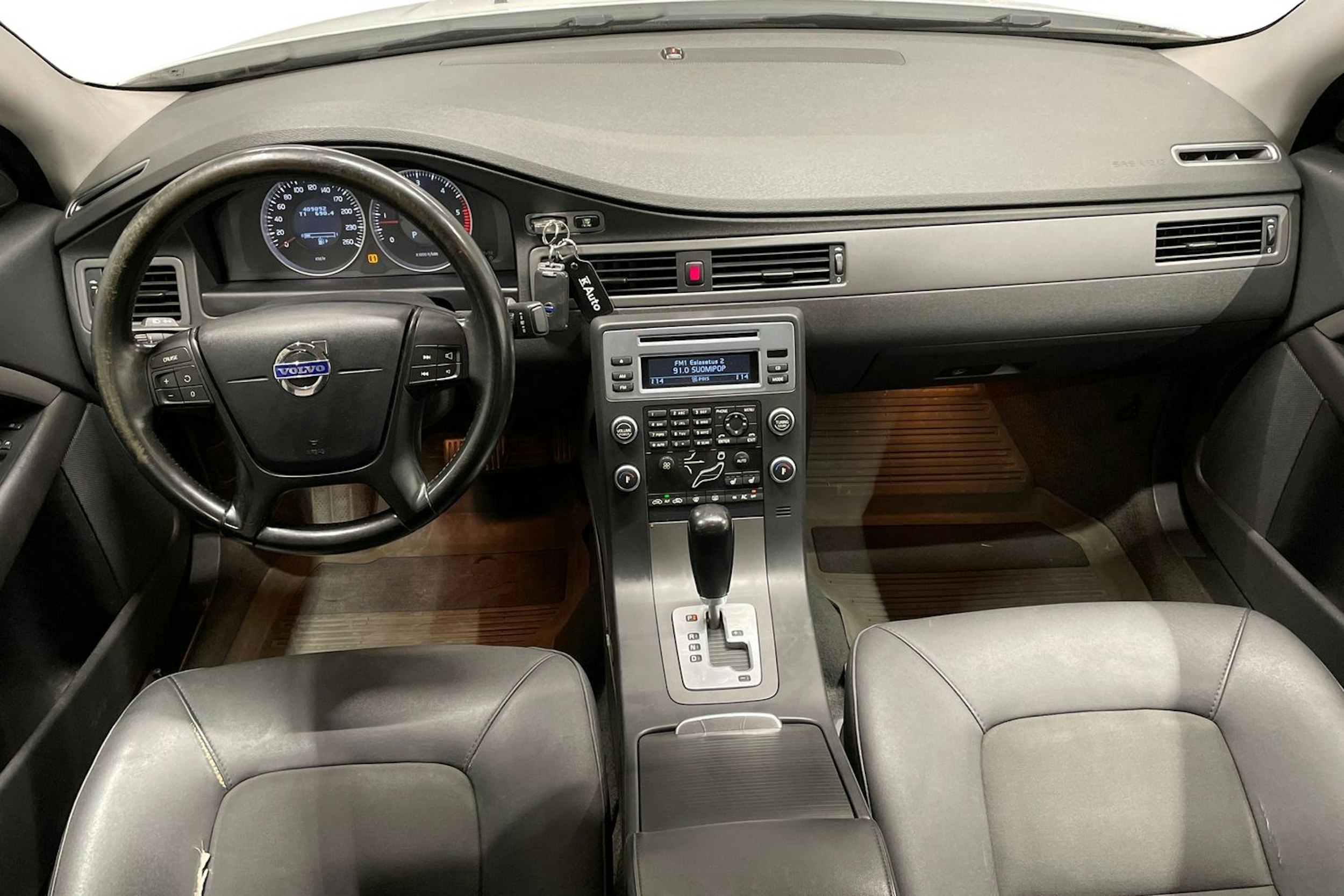valkoinen Volvo S80 2011 kuva 9.