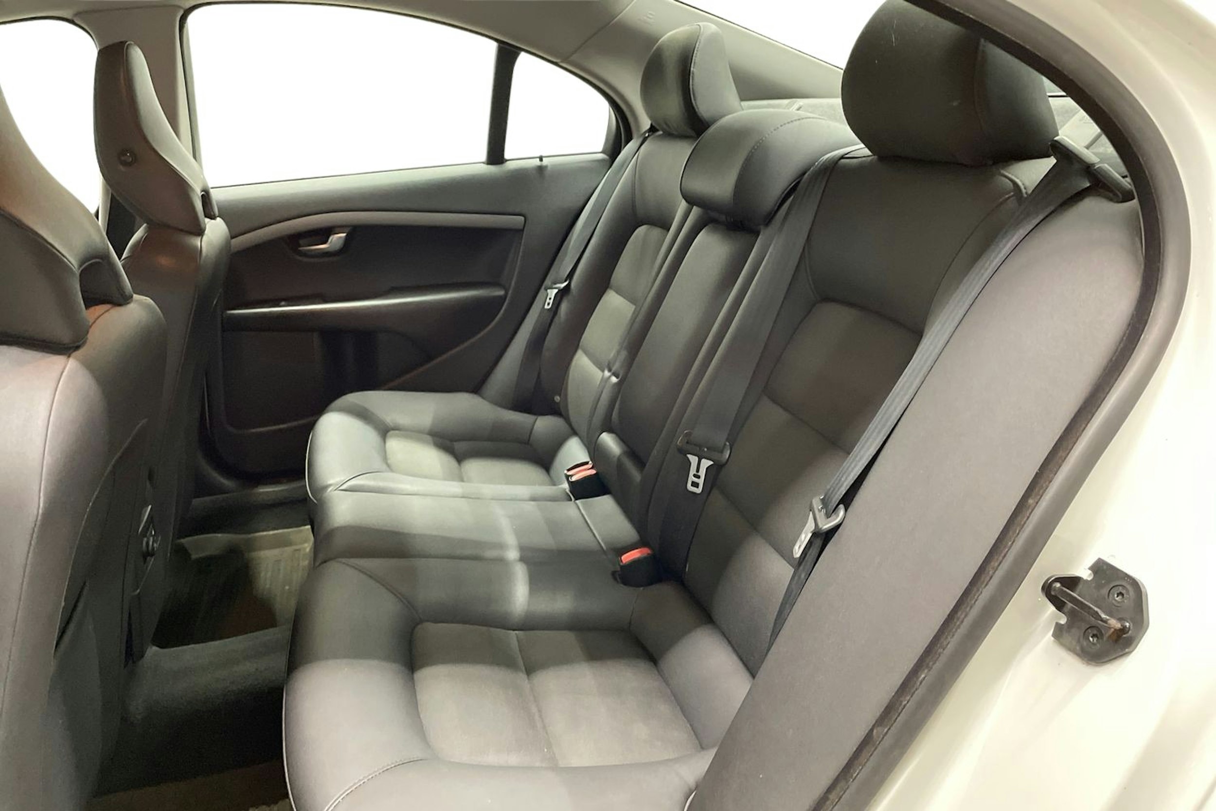 valkoinen Volvo S80 2011 kuva 10.