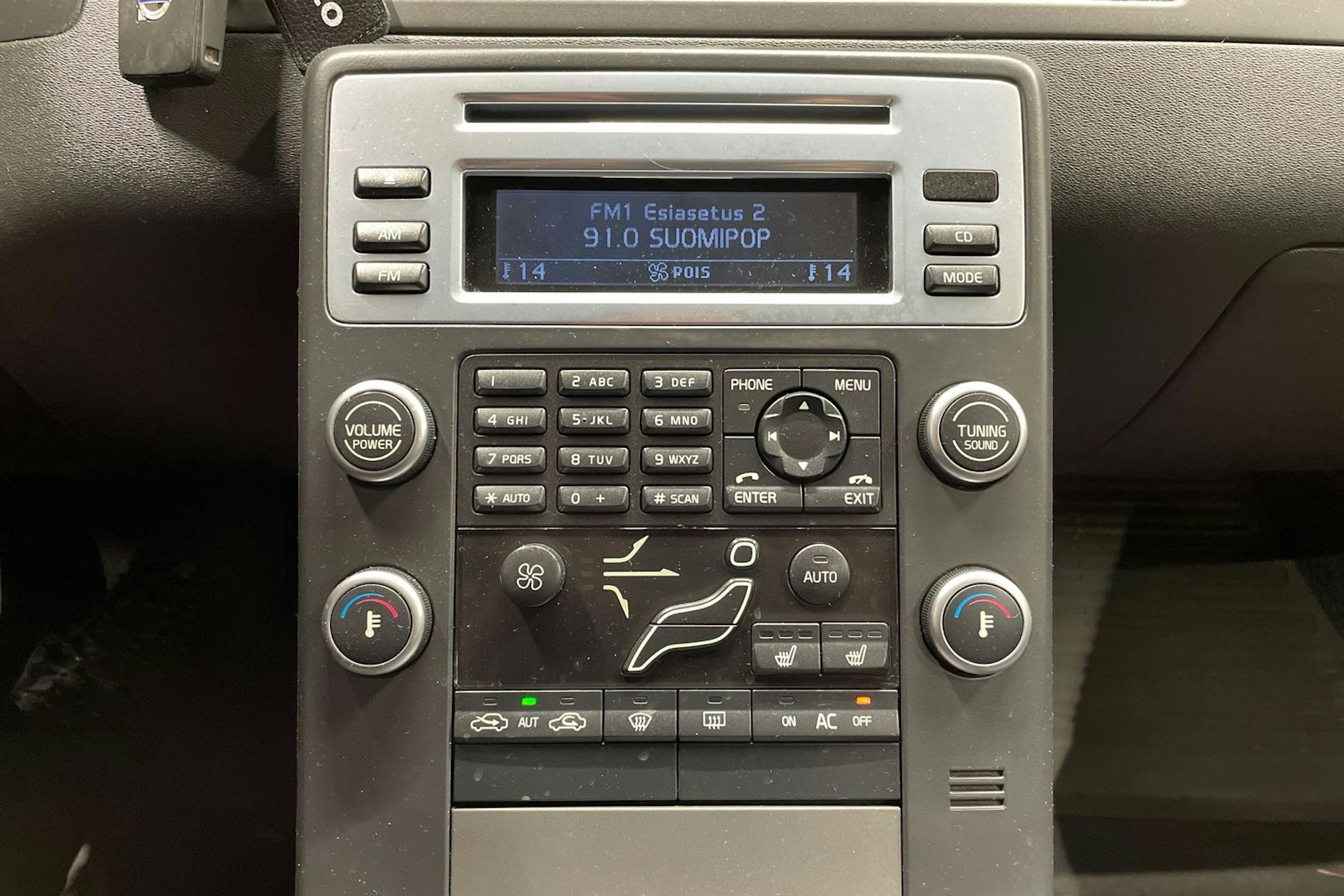 valkoinen Volvo S80 2011 kuva 16.