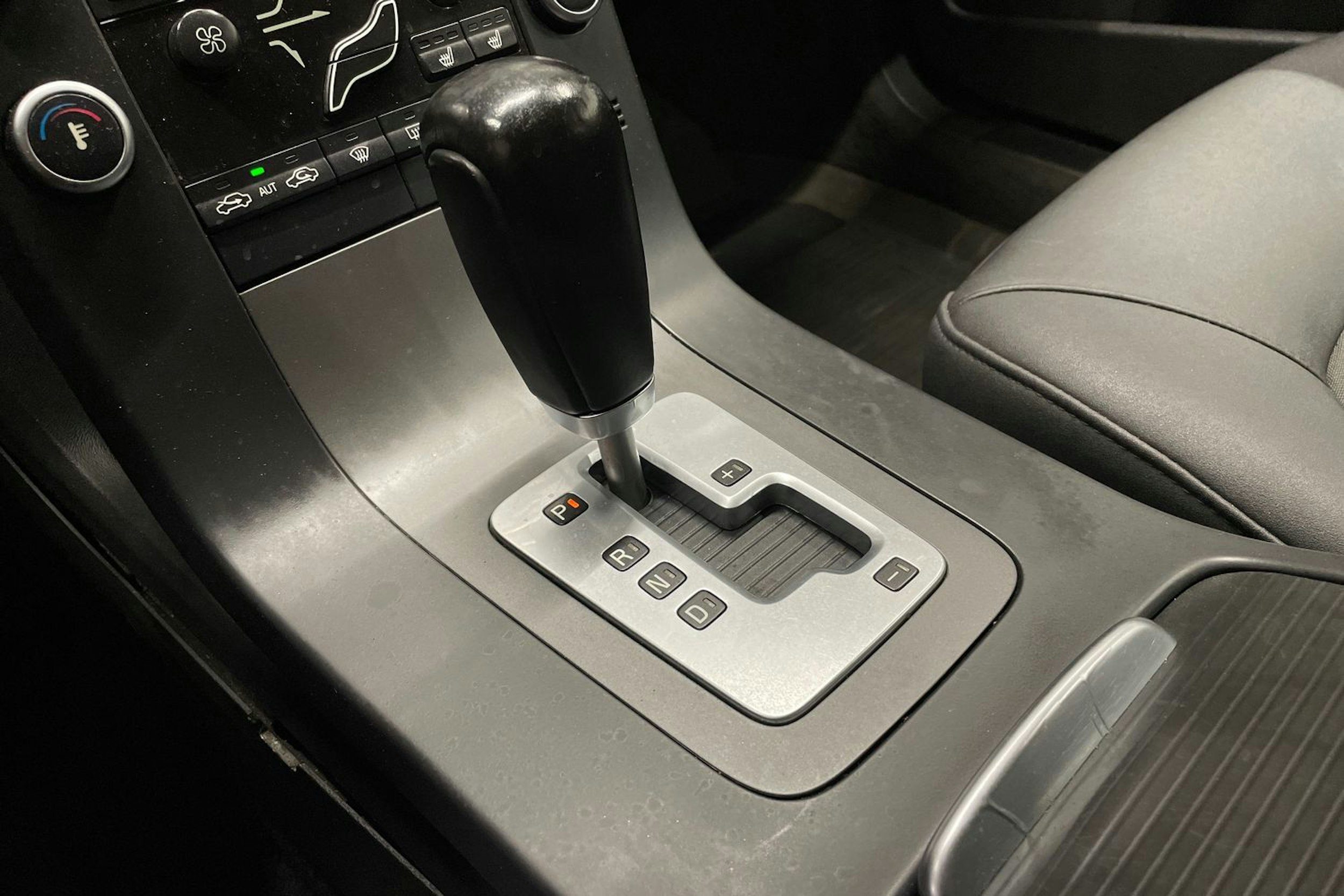 valkoinen Volvo S80 2011 kuva 17.