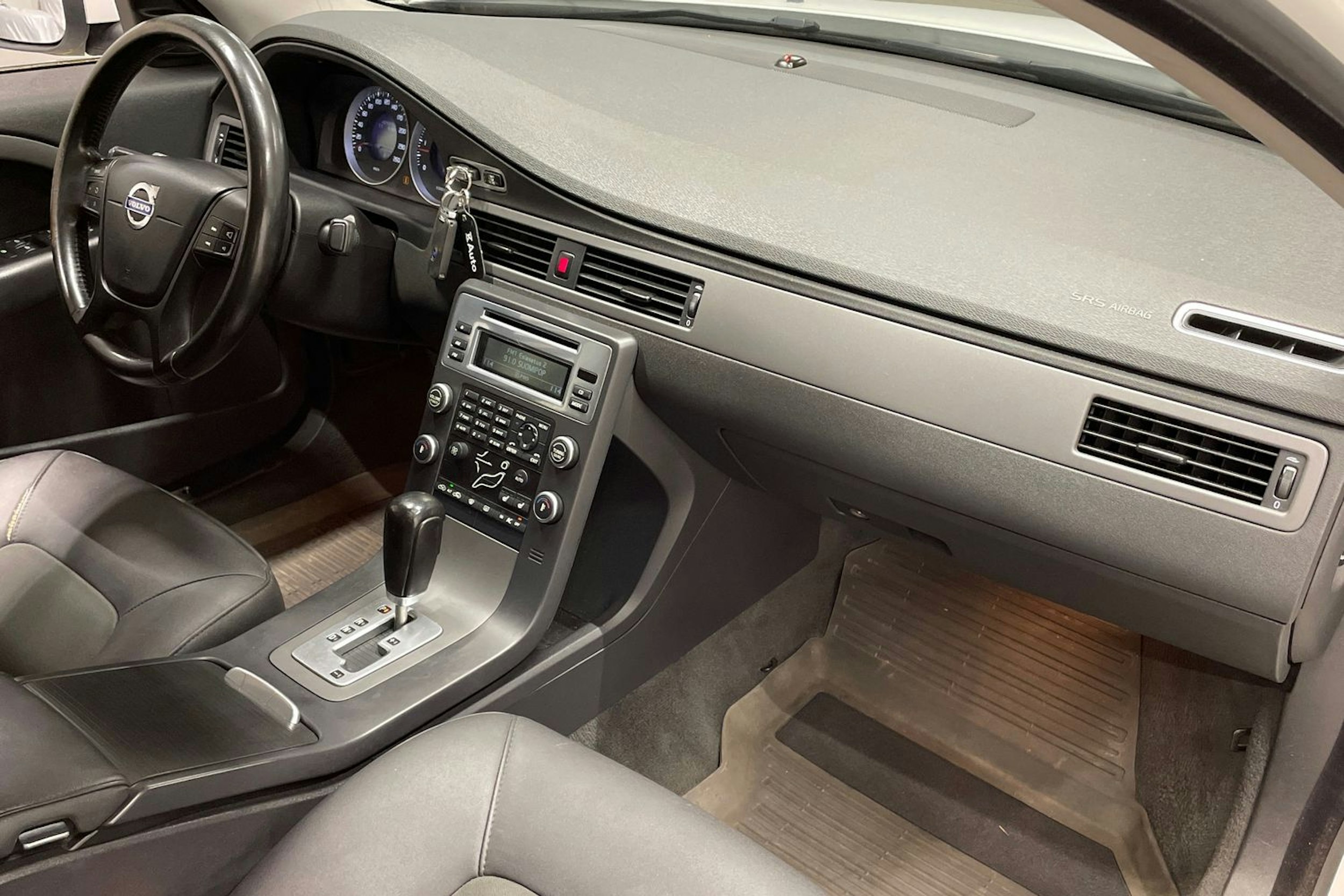 valkoinen Volvo S80 2011 kuva 25.
